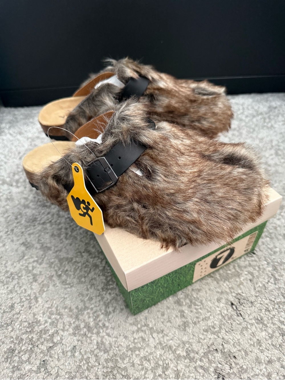 NIB GOAT Tabis Clogs faux fur slip on shoes - Size EU 40 / M7 / W9